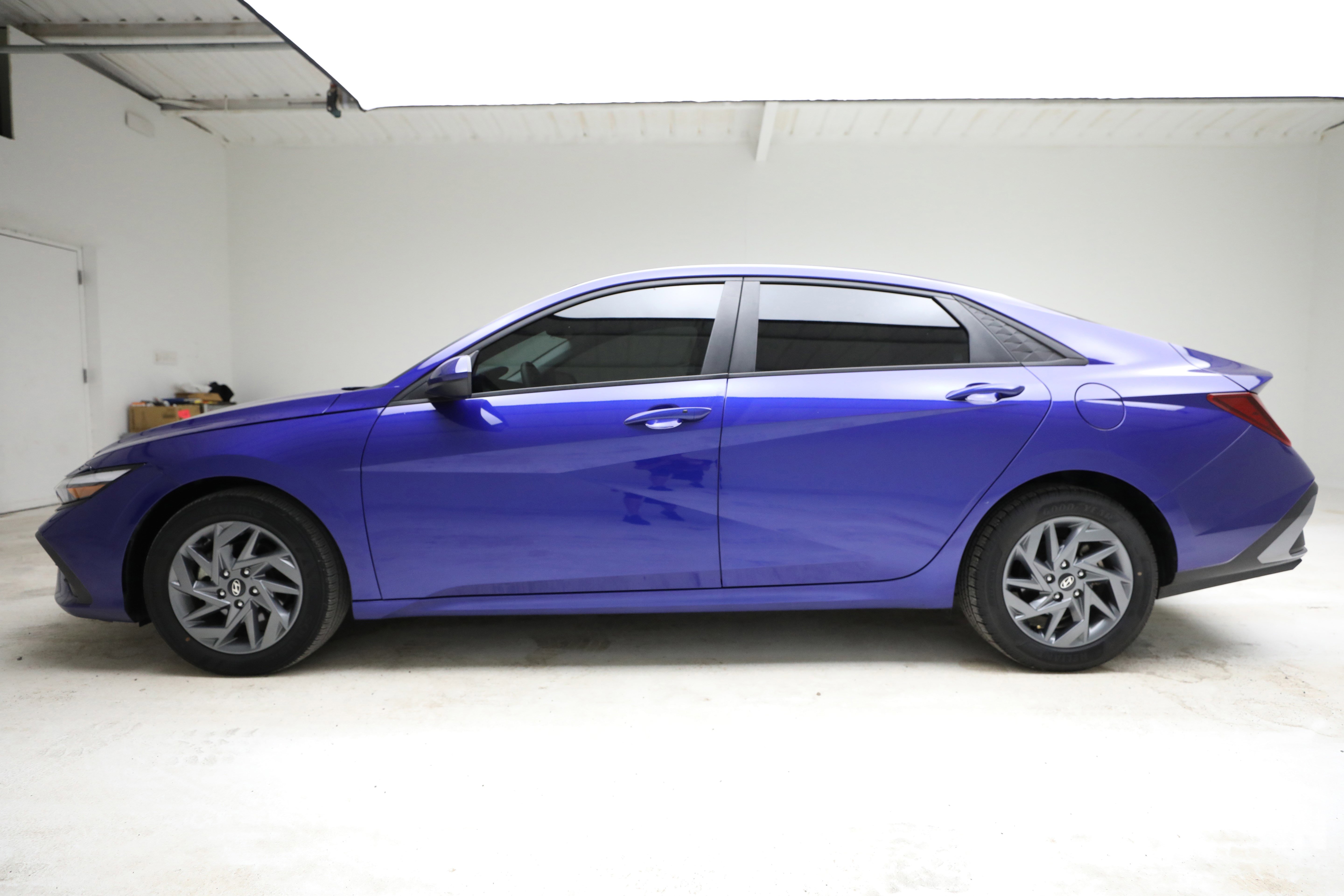 Used 2024 Hyundai Elantra SEL image 2