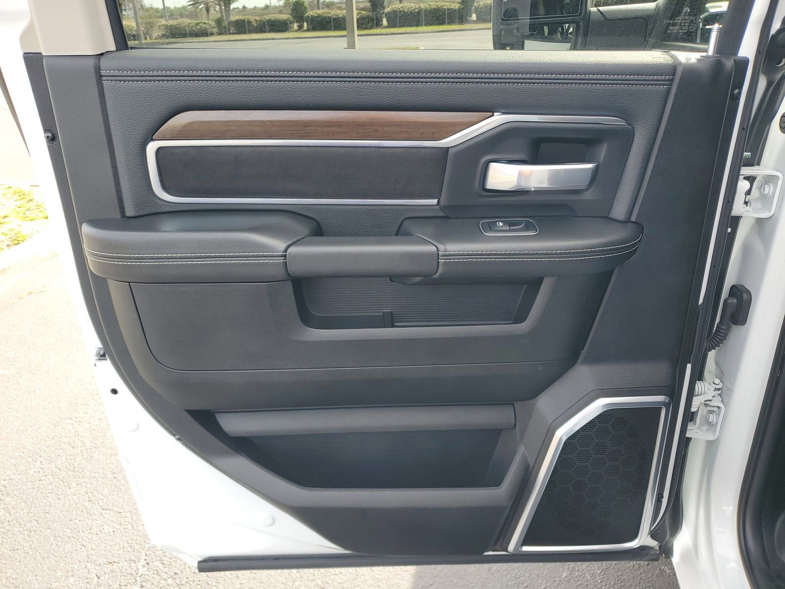 Used 2024 RAM 2500 Laramie w/ Safety Group image 10