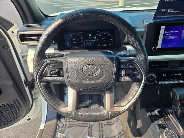 Used 2024 Toyota Tacoma TRD Off-Road AWD/4WD image 32