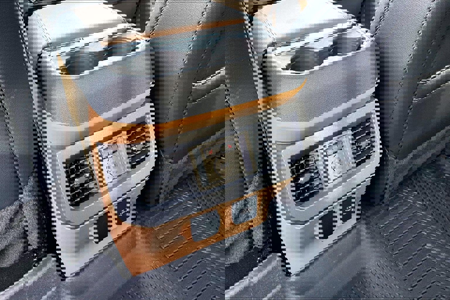 Certified 2024 Ford F250 Lariat w/ Lariat Ultimate Package image 34