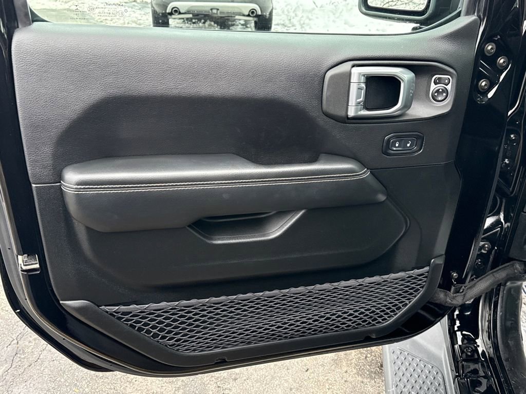 Used 2020 Jeep Gladiator Overland image 15