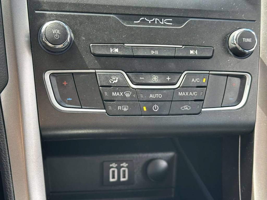 Certified 2020 Ford Fusion SE FWD image 20