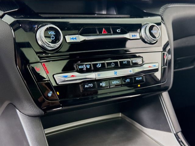 Certified 2022 Ford Explorer ST-Line w/ Class IV Trailer Tow Package image 16