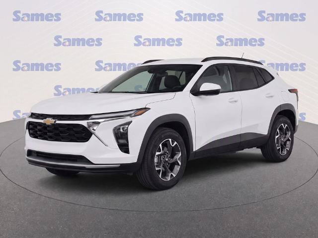 Used 2025 Chevrolet Trax LT w/ Driver Confidence Package FWD image 2