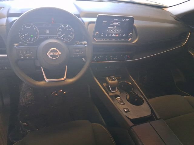 Used 2024 Nissan Rogue S FWD image 12