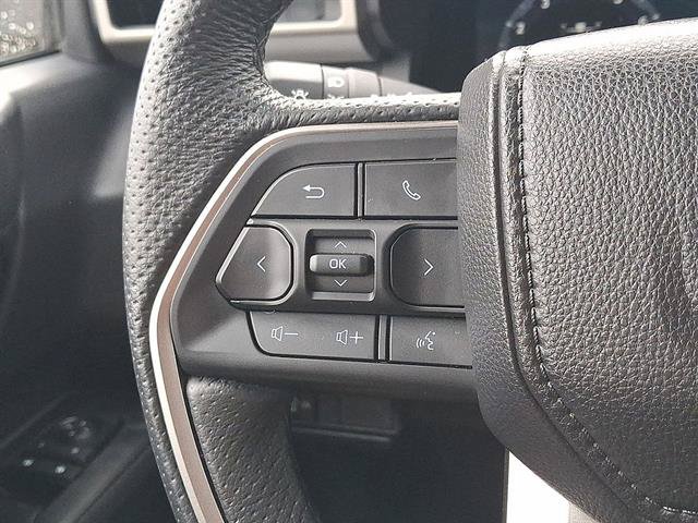 Used 2025 Toyota Tacoma TRD Sport AWD/4WD image 17
