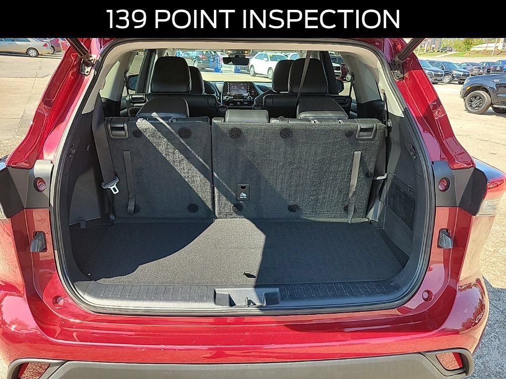 Used 2021 Toyota Highlander XLE AWD/4WD image 6