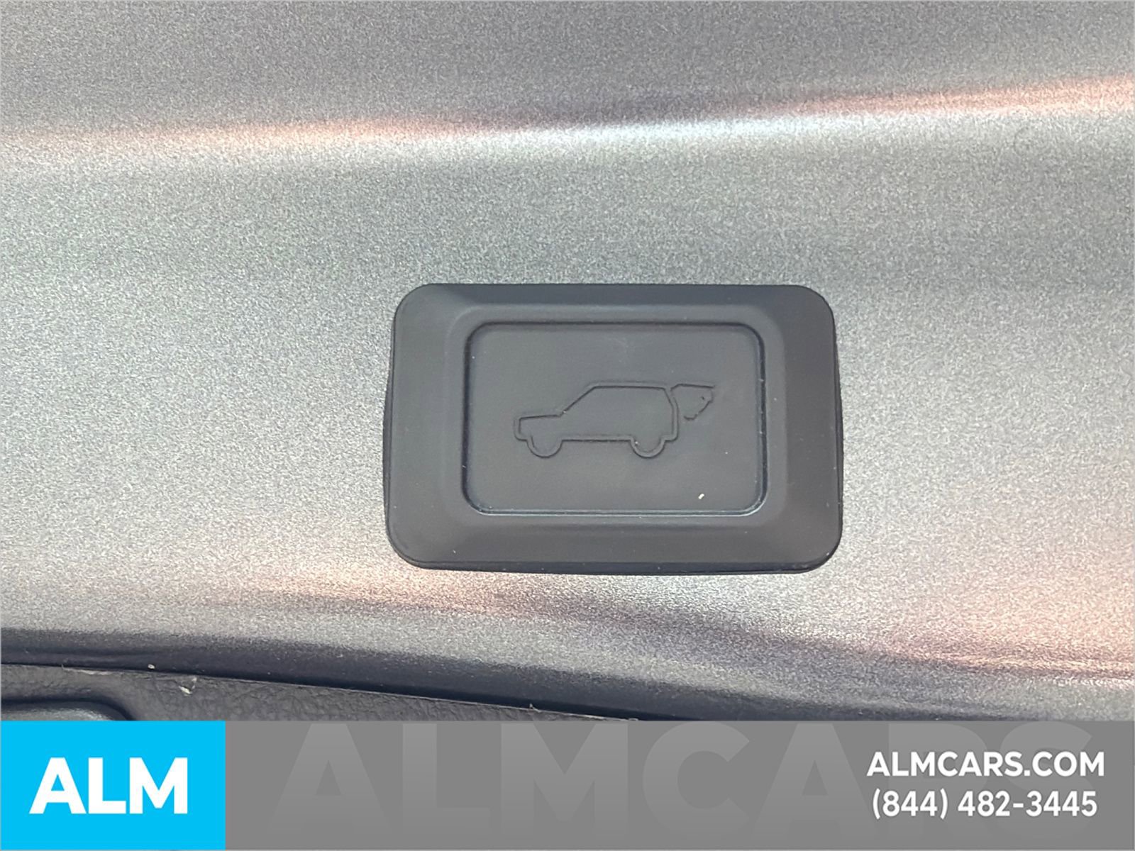Used 2021 Toyota RAV4 XLE w/ Convenience Package FWD image 22