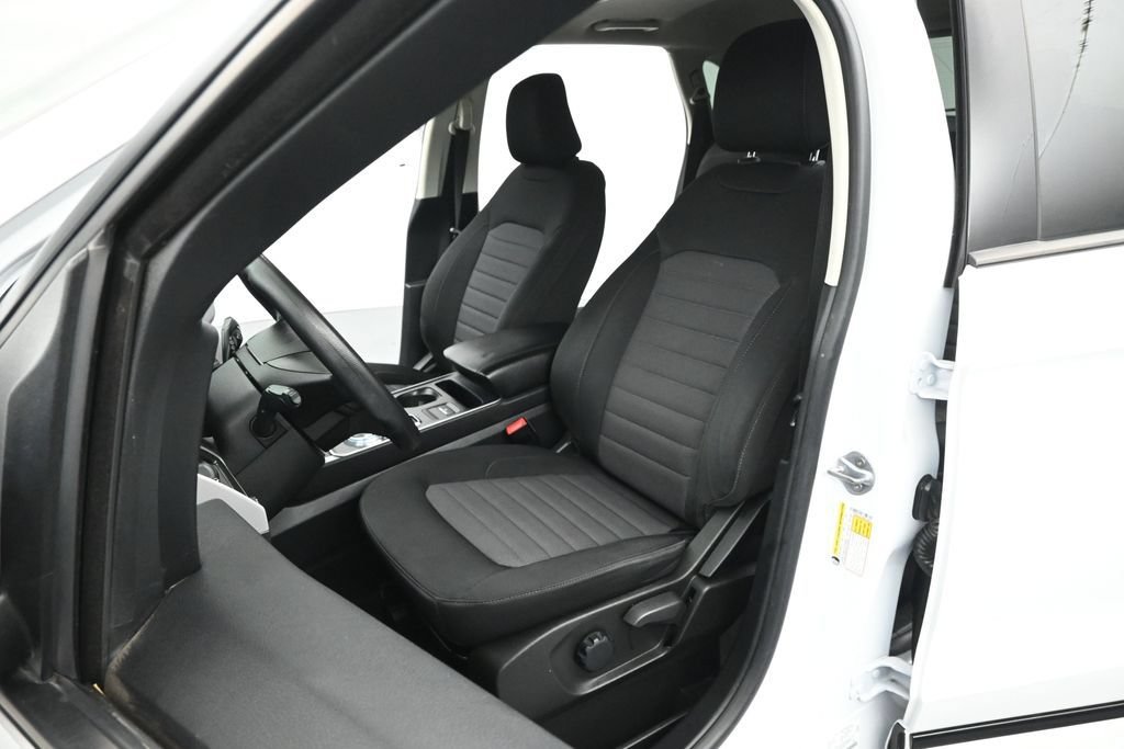 Certified 2022 Ford Edge SE w/ Black Appearance Package AWD/4WD image 9