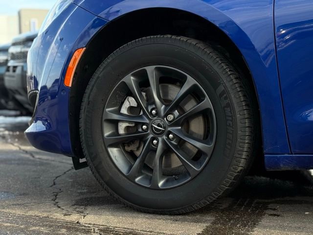 Used 2020 Chrysler Pacifica Touring-L w/ Advanced Safetytec Group image 45