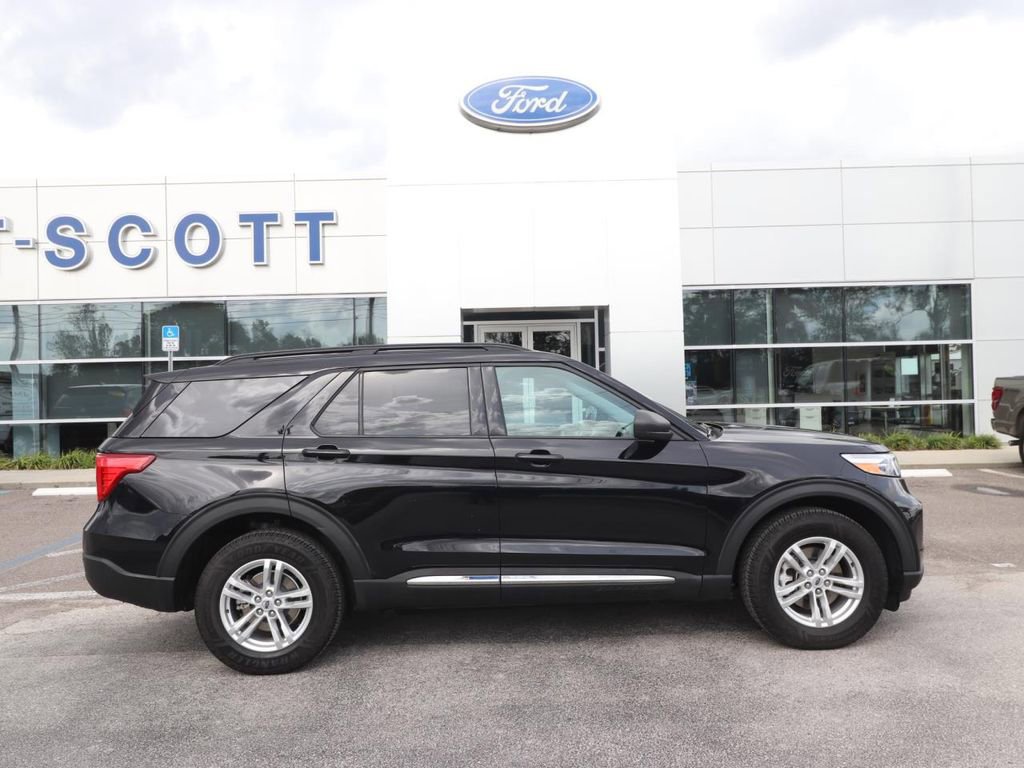 Certified 2022 Ford Explorer XLT image 6