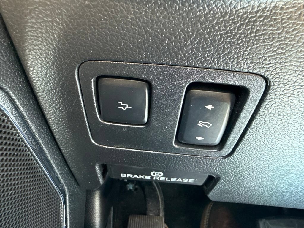 Certified 2017 Ford F350 Platinum w/ Platinum Ultimate Package AWD/4WD image 40