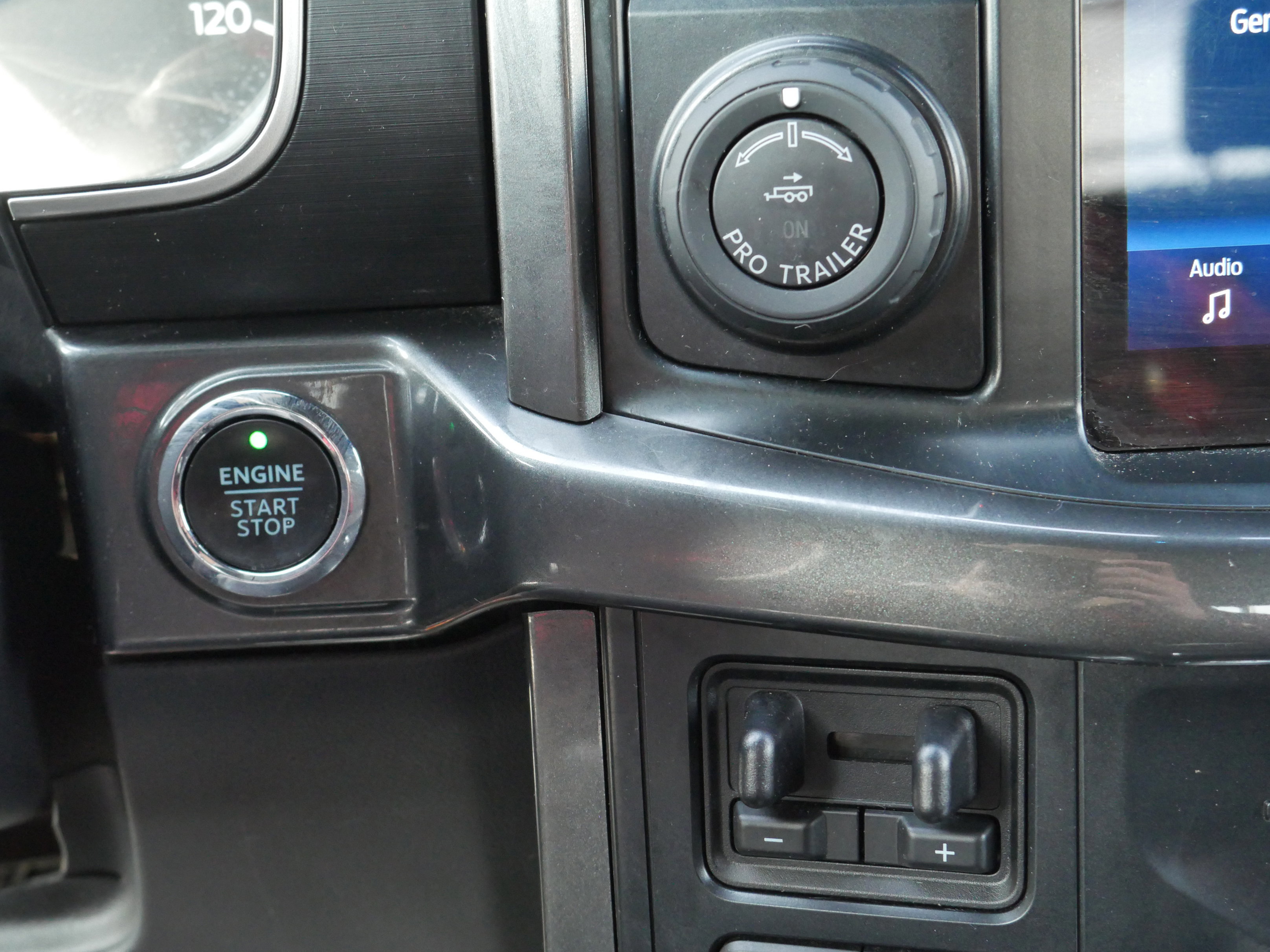 Certified 2022 Ford F150 XLT w/ Equipment Group 302A High image 14