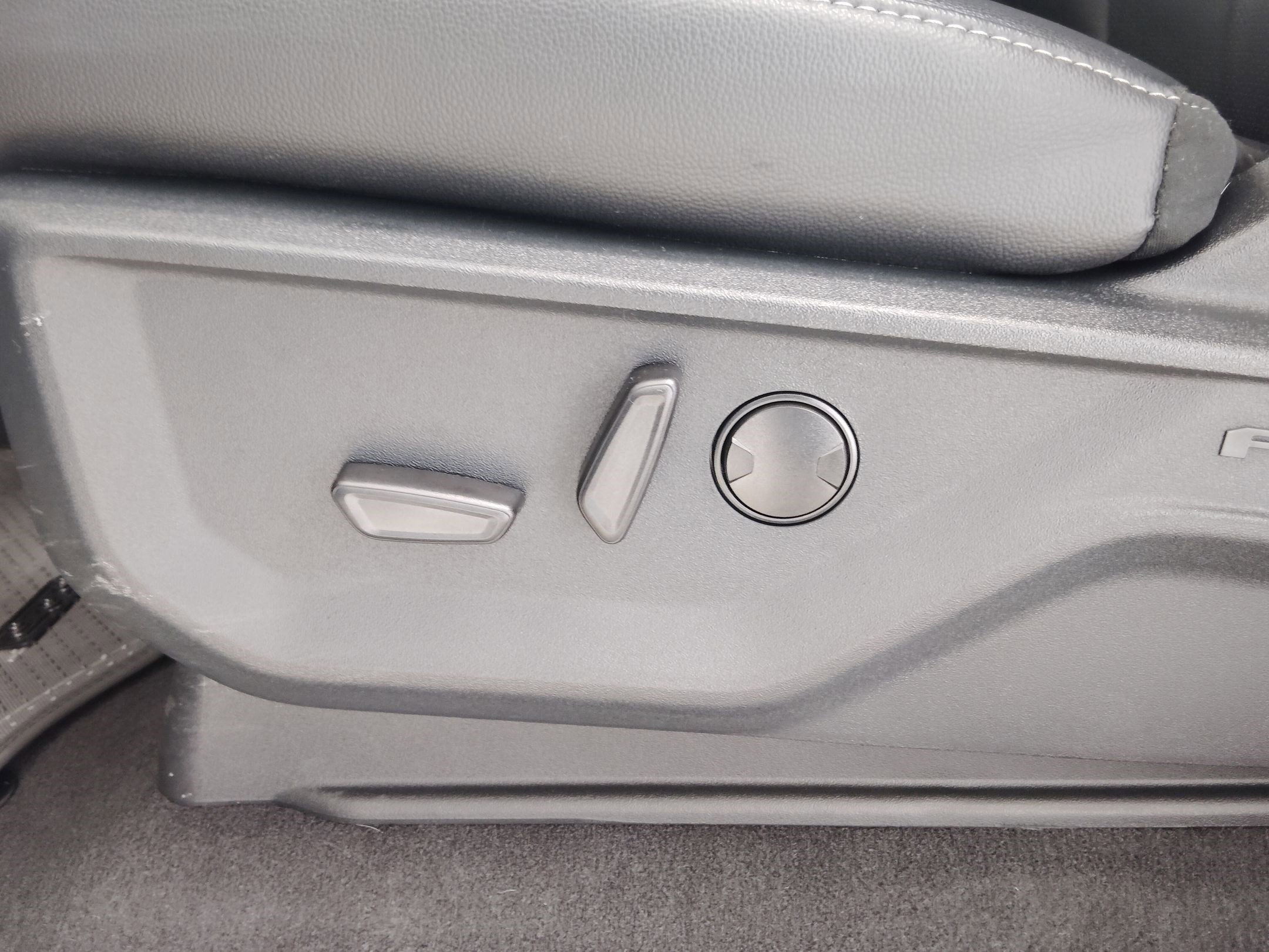 Certified 2025 Ford F150 Lariat w/ Equipment Group 501A Mid image 11