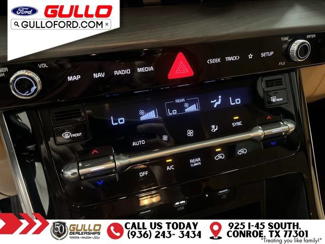 Used 2024 Kia Carnival EX FWD image 27