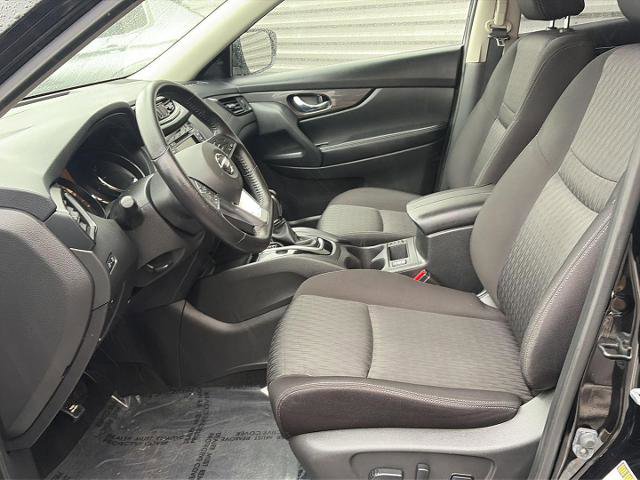 Used 2018 Nissan Rogue SV image 8