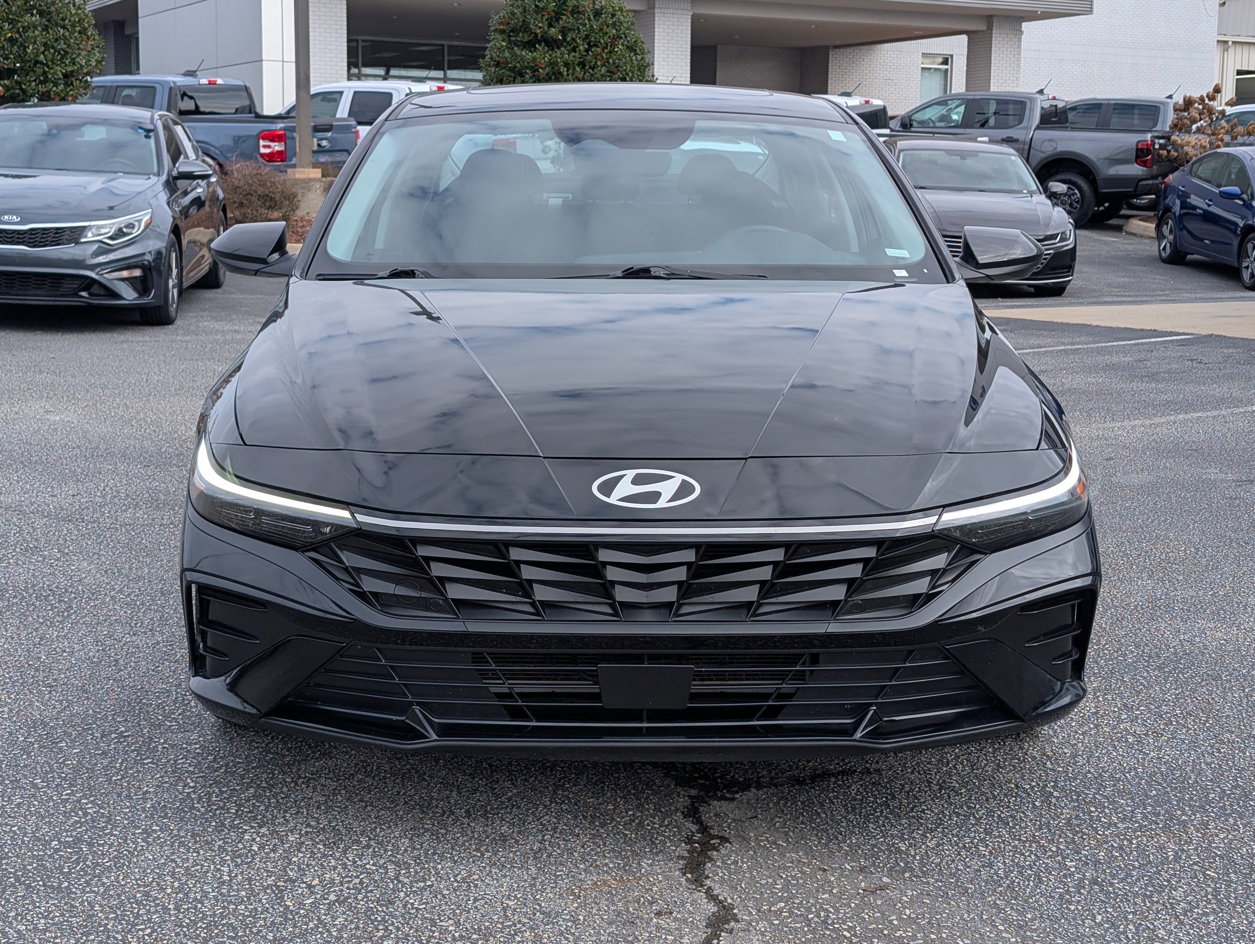 Used 2025 Hyundai Elantra SEL image 9