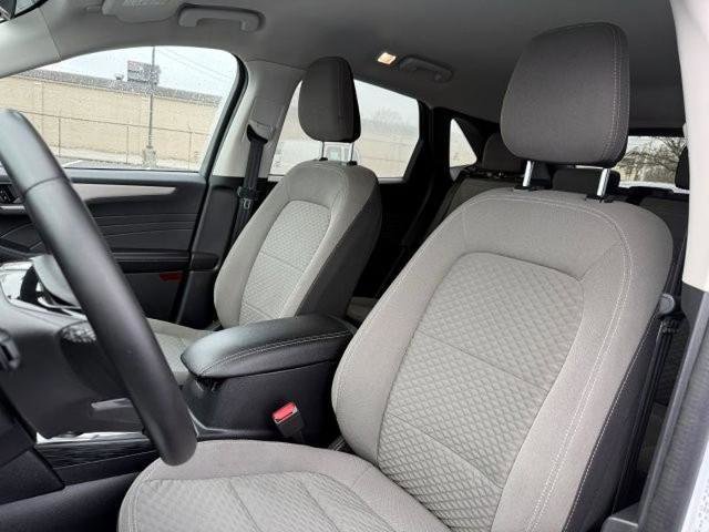 Certified 2022 Ford Escape SE w/ SE Sport Appearance Package image 15