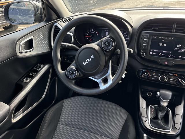 Used 2022 Kia Soul LX w/ Technology Package FWD image 13