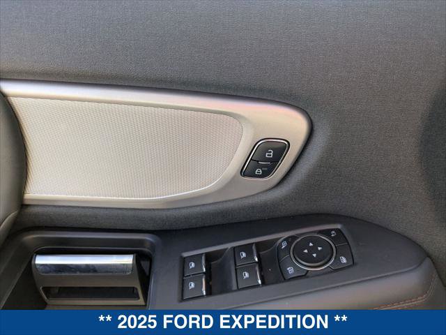Certified 2025 Ford Expedition Active image 11