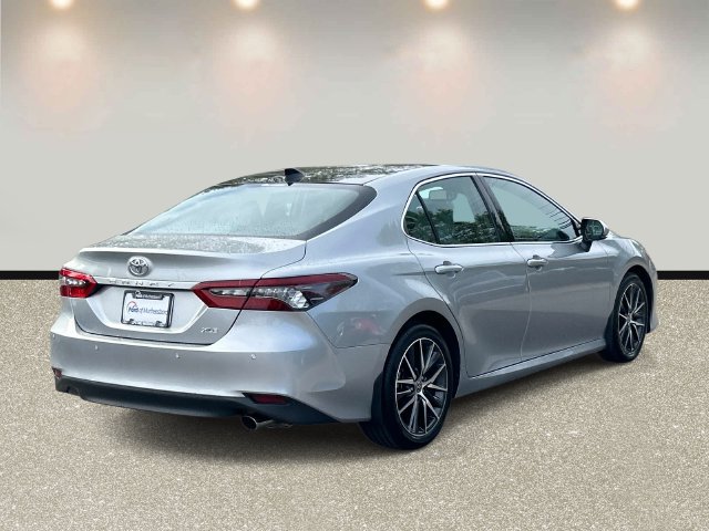 Used 2023 Toyota Camry XLE w/ Navigation Package FWD image 5