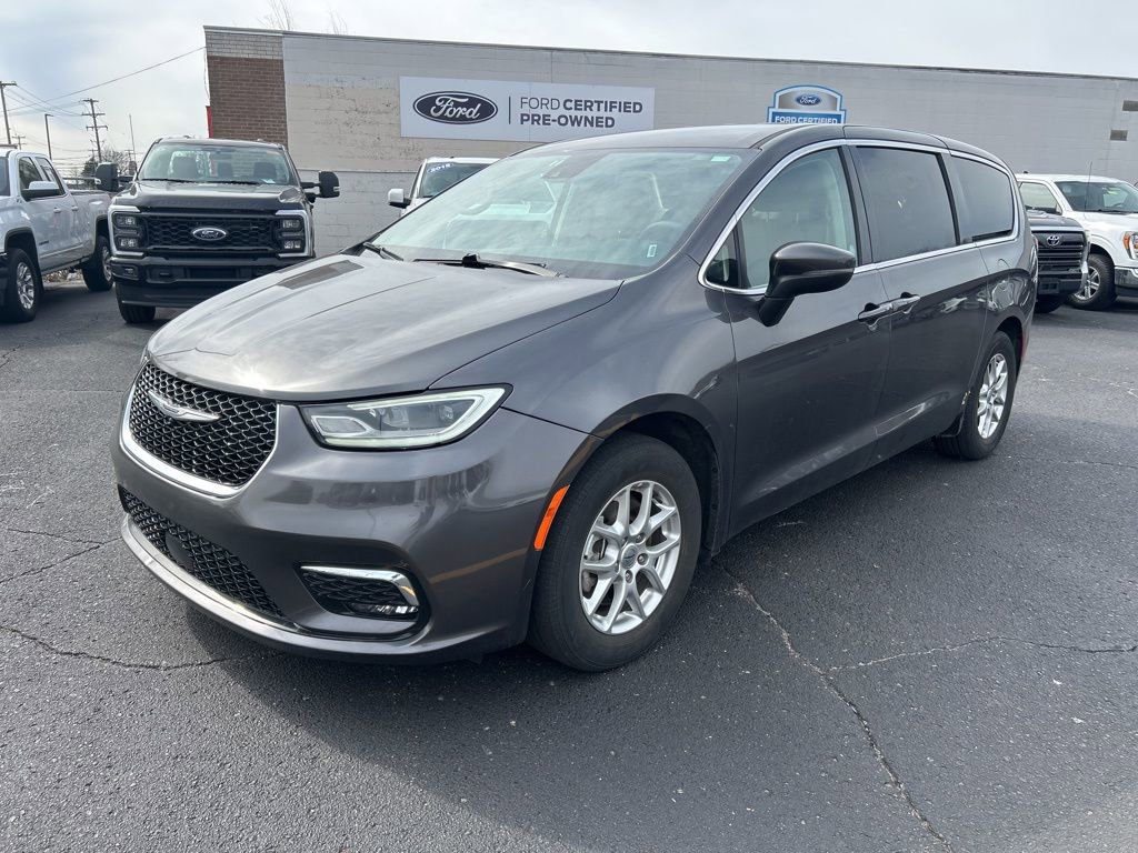 Used 2023 Chrysler Pacifica Touring-L