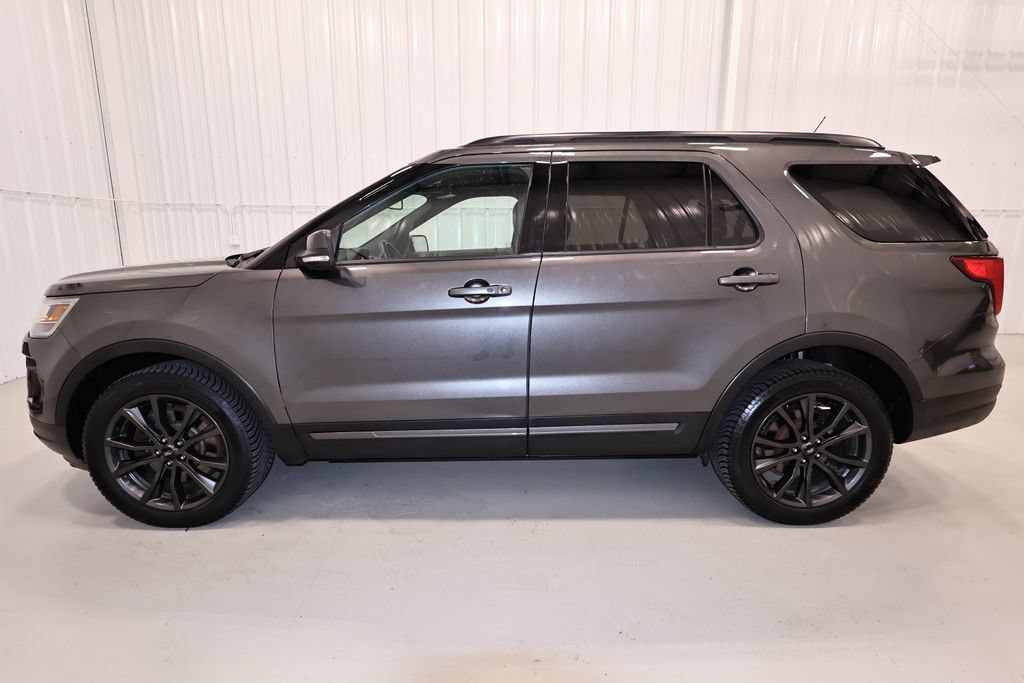 Certified 2018 Ford Explorer XLT w/ Equipment Group 202A AWD/4WD image 4