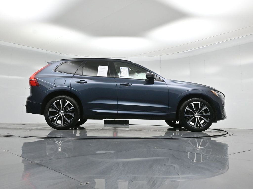 Used 2023 Volvo XC60 B5 Plus image 48