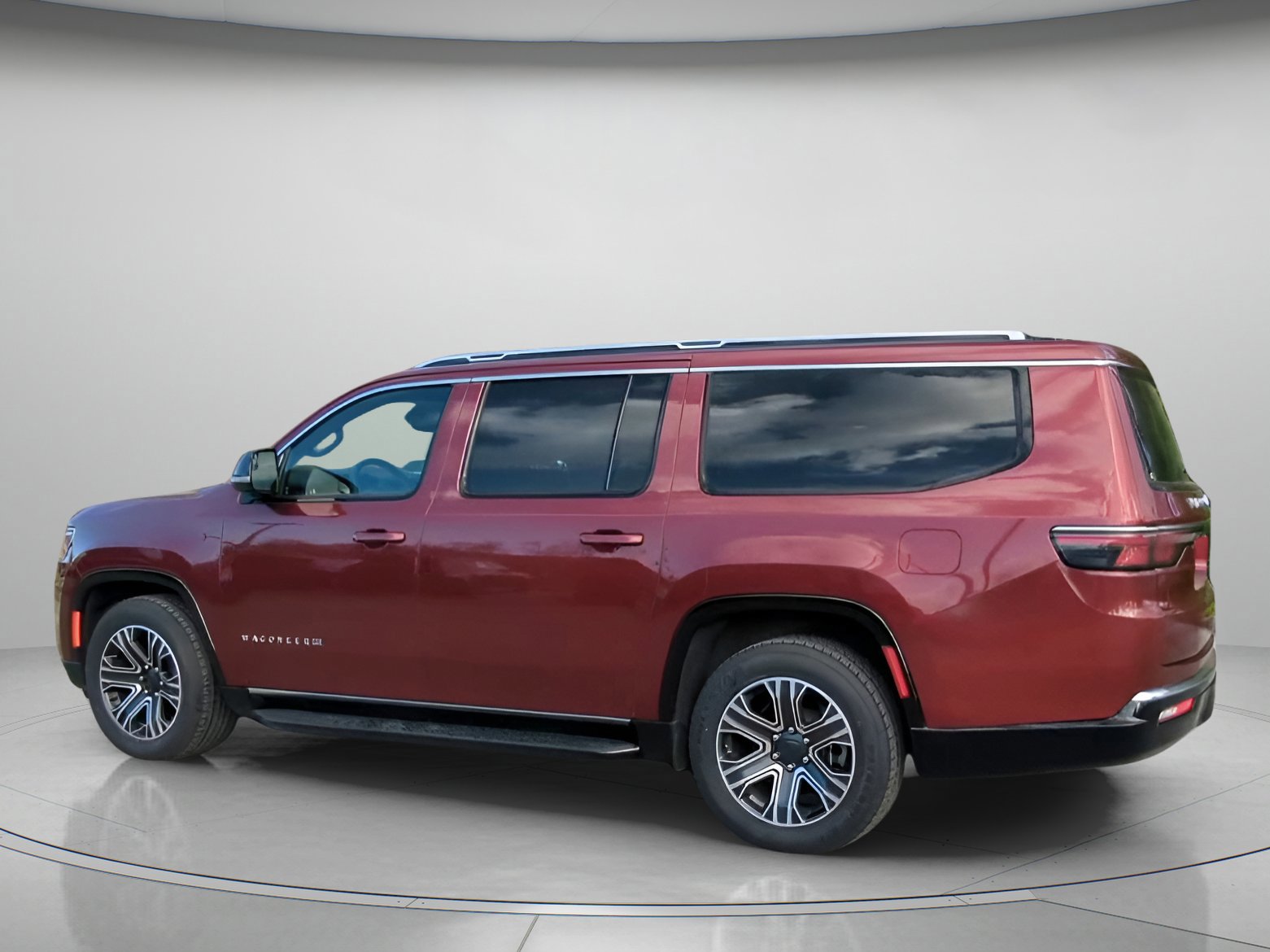 Used 2024 Jeep Wagoneer L Series II w/ Flexible Seating Group image 11