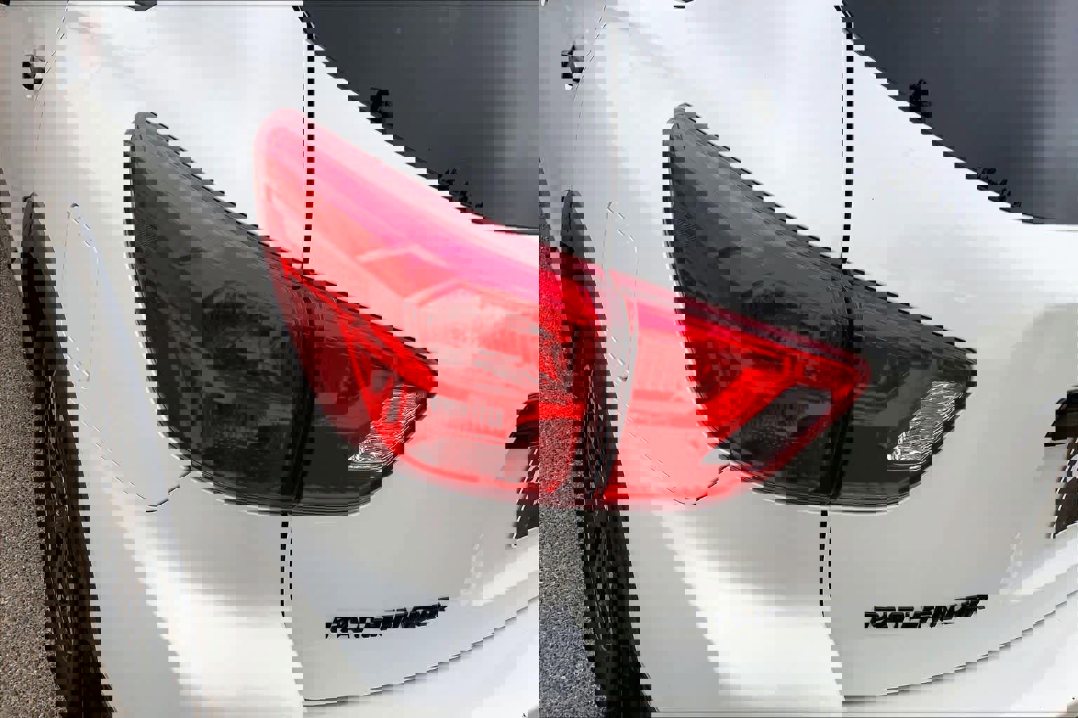 Used 2020 Nissan Pathfinder SL image 29