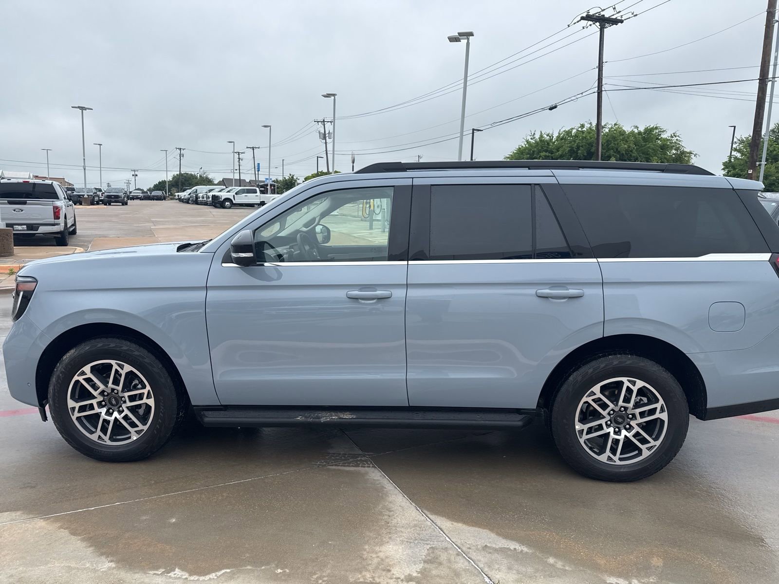 Certified 2025 Ford Expedition Active image 6