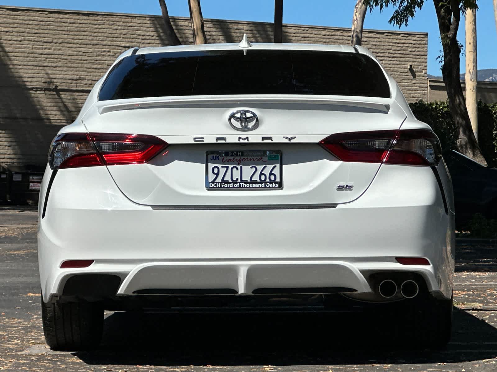 Used 2023 Toyota Camry SE w/ Convenience Package FWD image 7