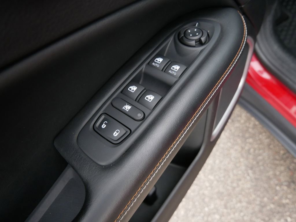 Used 2018 Jeep Compass Latitude w/ Cold Weather Group AWD/4WD image 12