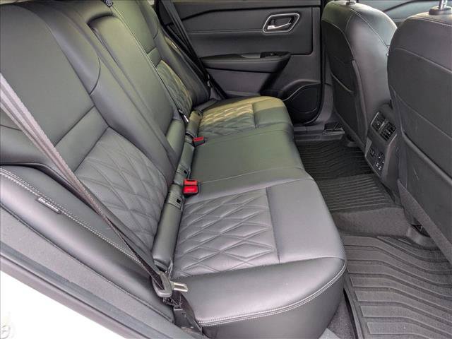 Used 2024 Nissan Rogue Platinum w/ Platinum Premium Package FWD image 19