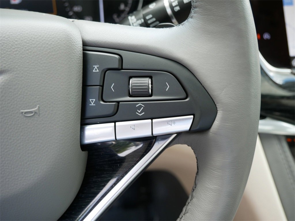 Used 2023 Cadillac XT6 Premium Luxury image 18