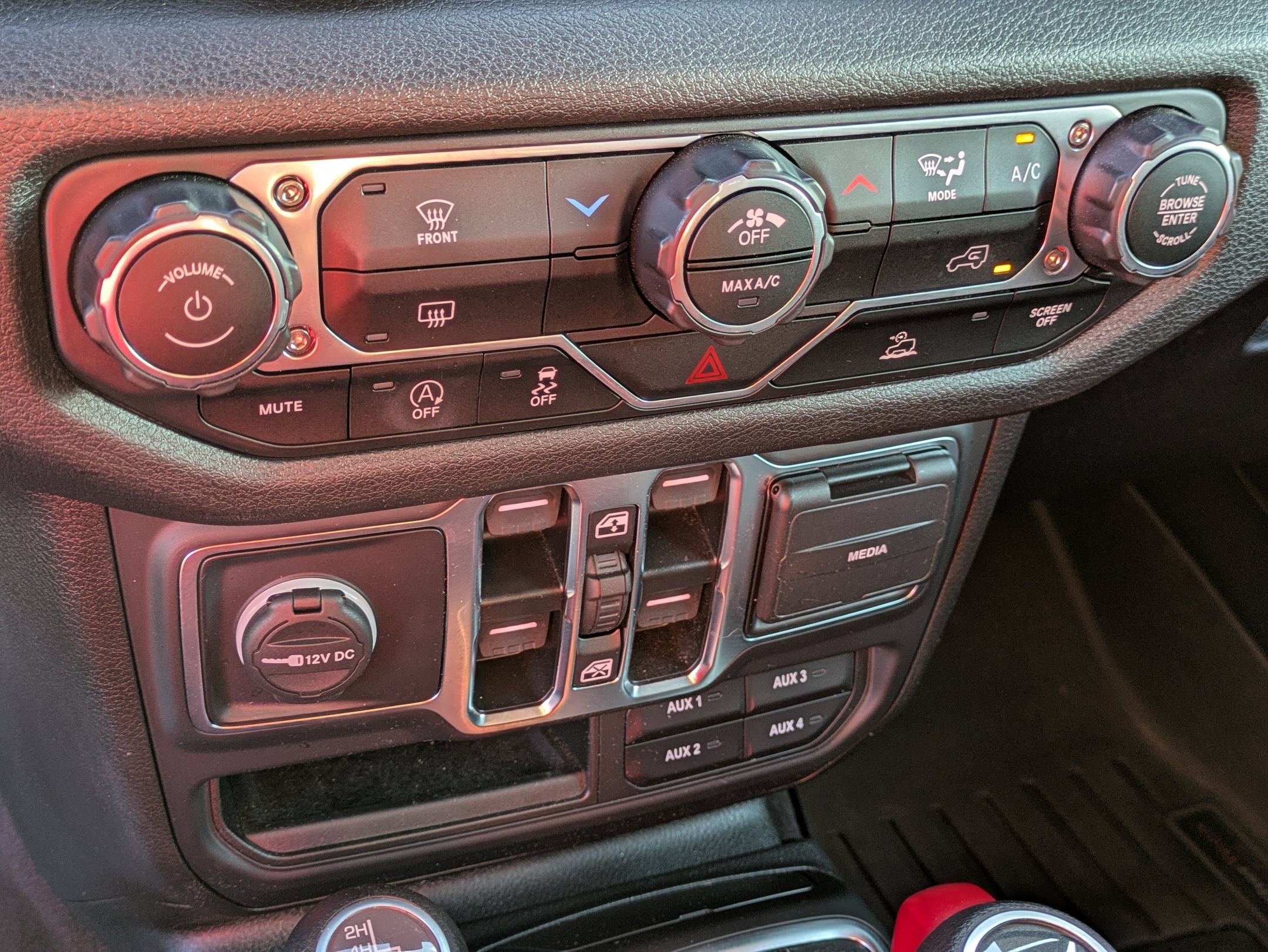 Used 2025 Jeep Gladiator Sport AWD/4WD image 22