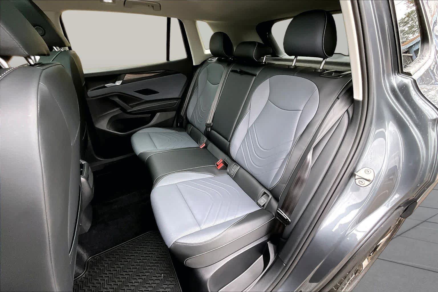 Used 2026 Volkswagen Tiguan SE FWD image 21