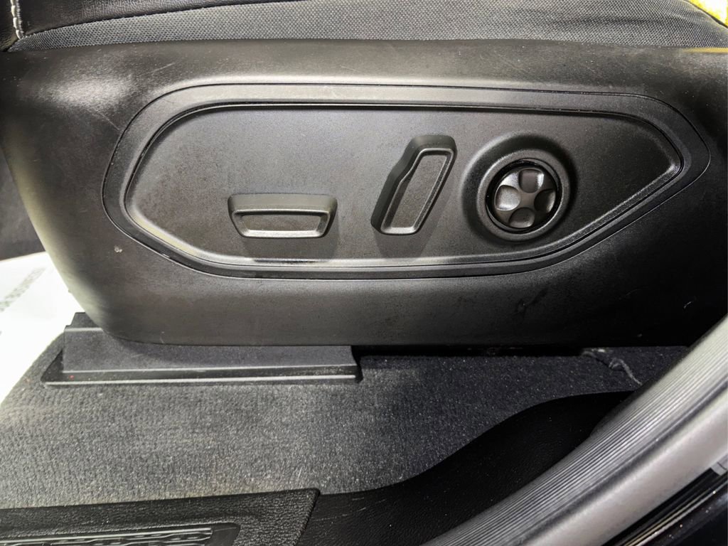 Used 2024 Jeep Grand Cherokee L Limited w/ Luxury Tech Group II image 25