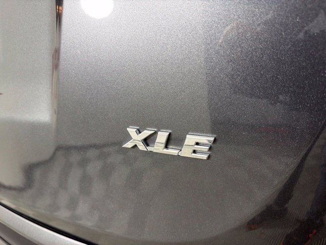 Used 2017 Toyota RAV4 XLE w/ Plus Special Value Package FWD image 14