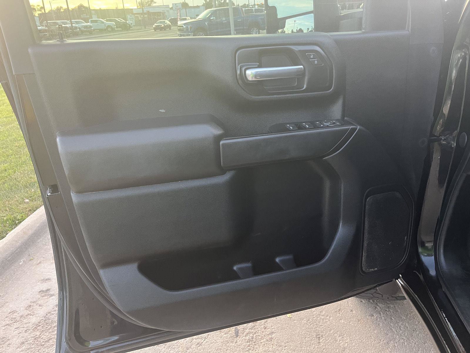 Used 2022 Chevrolet Silverado 2500 Custom w/ Custom Value Package AWD/4WD image 15