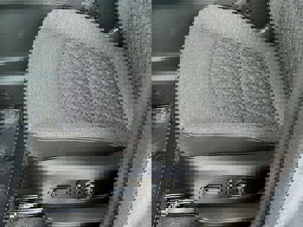 Used 2024 Chevrolet Equinox LT image 30