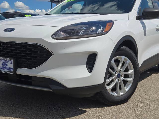 Certified 2022 Ford Escape SE w/ Cold Weather Package FWD image 3