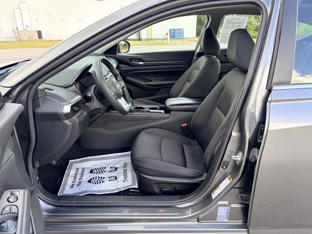 Used 2024 Nissan Altima 2.5 SV image 17