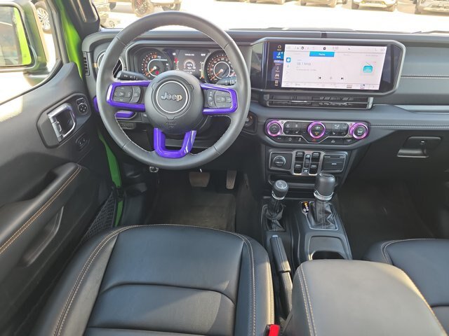 Used 2025 Jeep Gladiator Sport AWD/4WD image 12