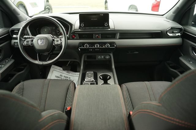 Used 2025 Honda Pilot Sport image 22