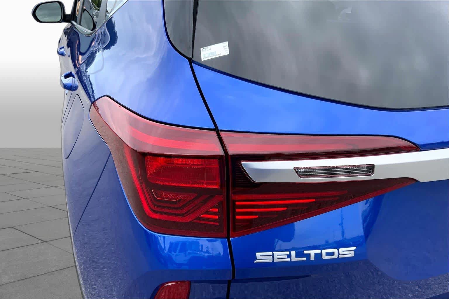Used 2022 Kia Seltos EX AWD/4WD image 28