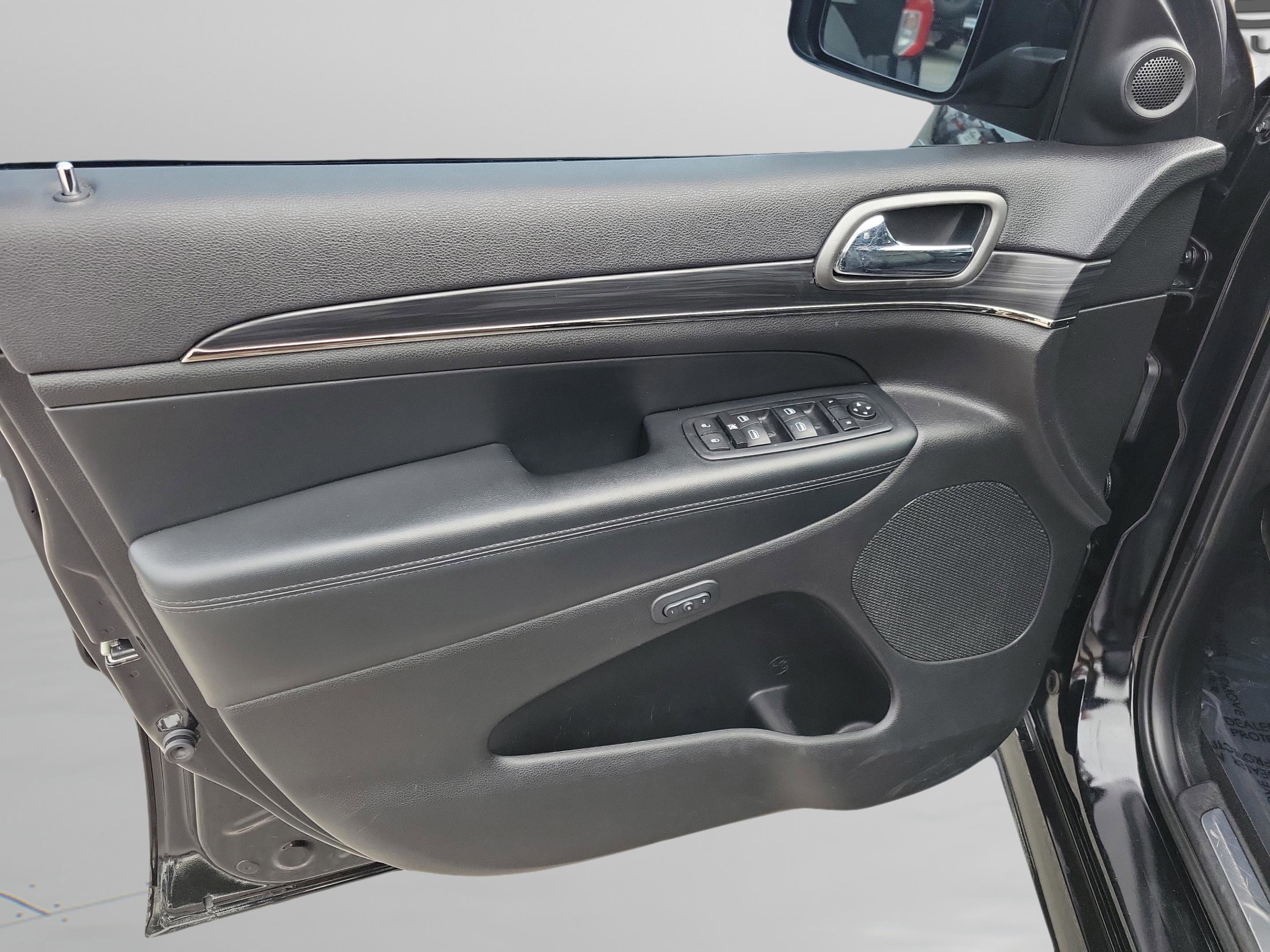 Used 2020 Jeep Grand Cherokee Limited X image 5