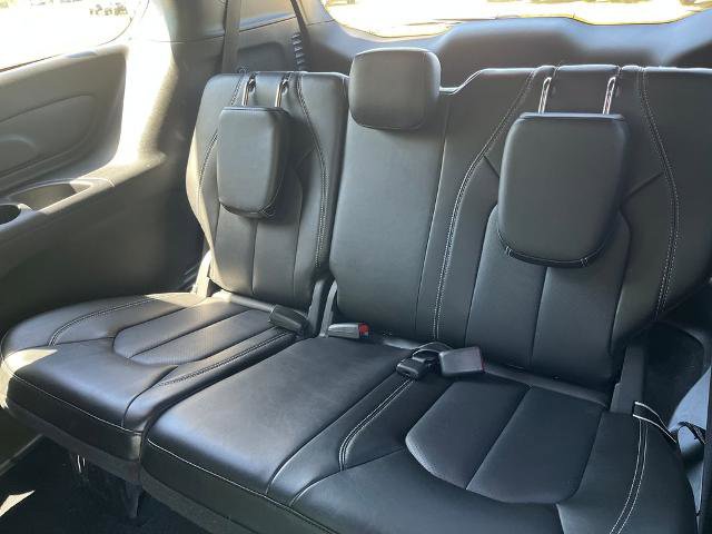Used 2025 Chrysler Pacifica Select FWD image 13