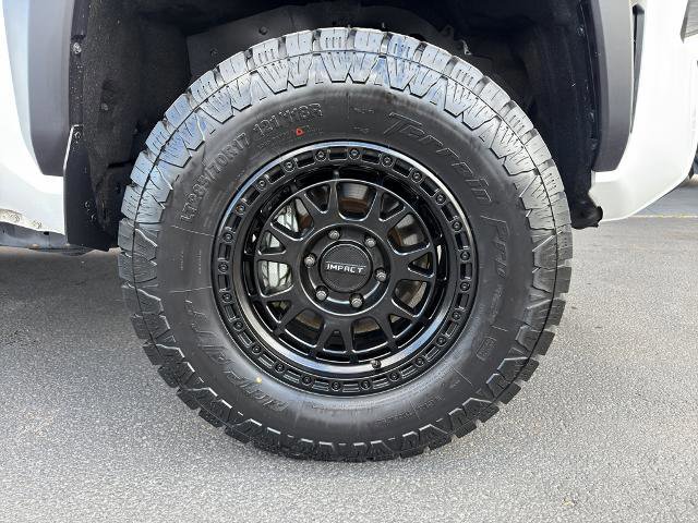 Used 2025 Toyota Tacoma TRD Off-Road image 11