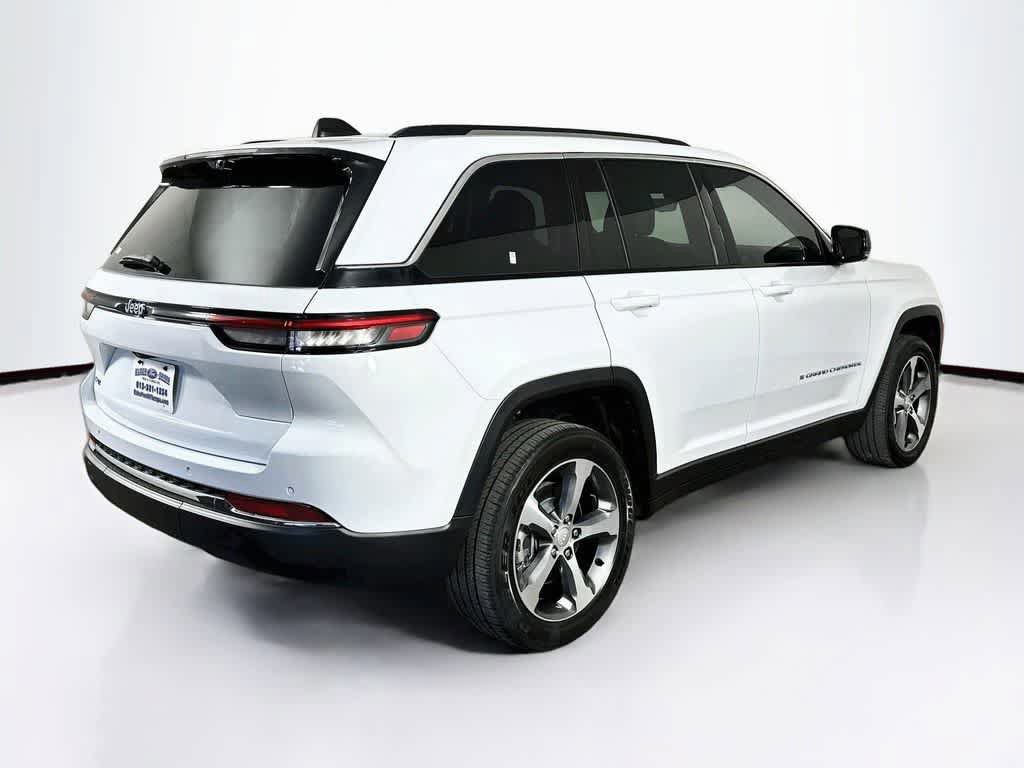 Used 2022 Jeep Grand Cherokee Limited 4xe w/ Luxury Tech Group II AWD/4WD image 5